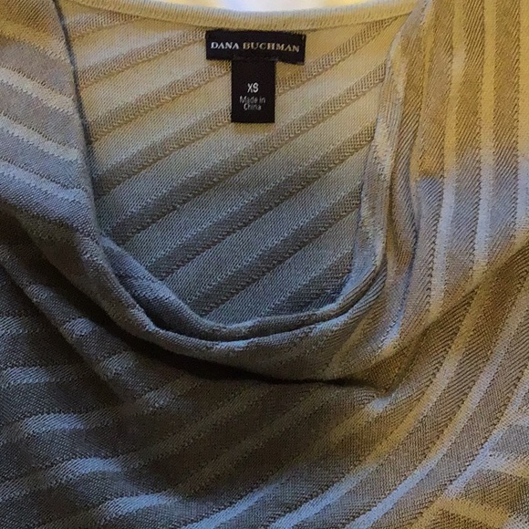 Top - Picture 2 of 4